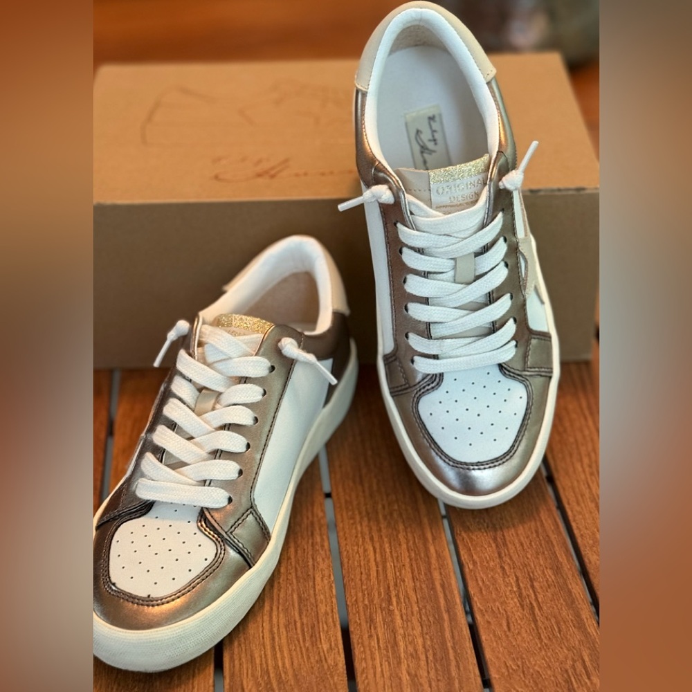 Vintage Havana Metallic Copper Sneakers - 6.5